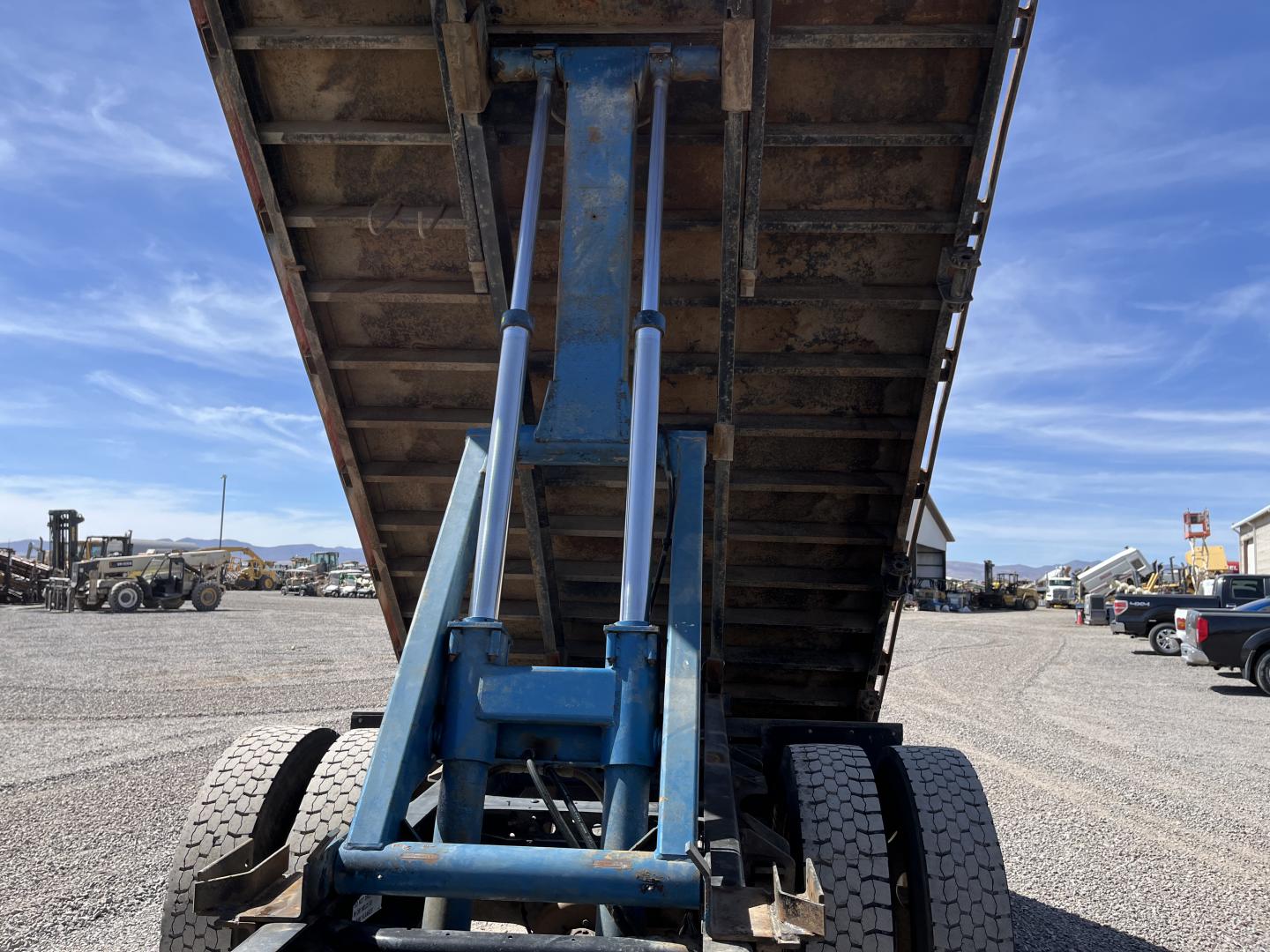 ./imagenes/INVOICE/2019/18000/CAMION PLATAFORMA INTERNATIONAL 4300 (74).JPG